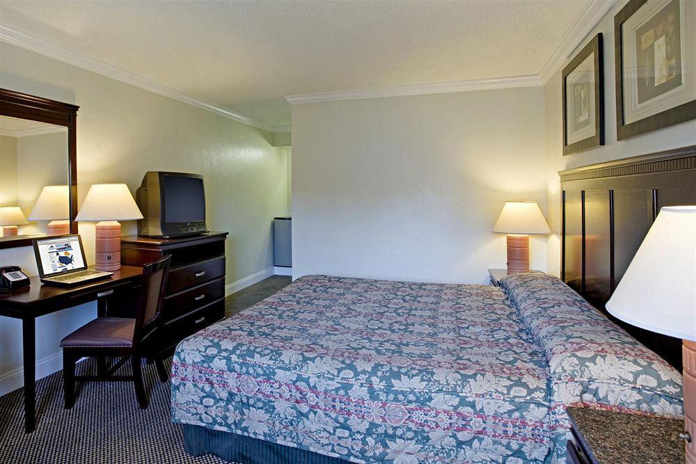 Dream Inn Фресно Номер фото
